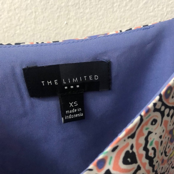 The Limited Flowy Patterned Tank - Picture 5 of 6